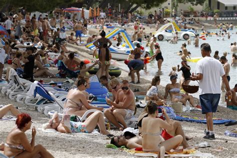 Slobodna Dalmacija U Dalmaciji Manje Gostiju Iz BiH A Jasno Je I