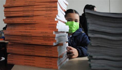 Tribunal detiene suspensión que impide imprimir libros de texto de la