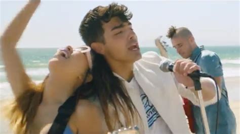 Gigi Hadid Directed Joe Jonas's New Music Video for "Cake by the Ocean ...