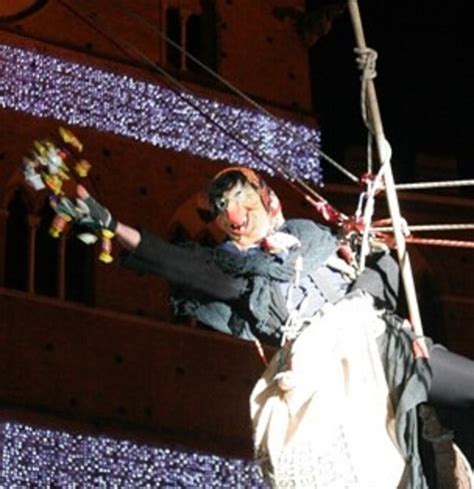 Le Calze Della Befana Arrivano In Piazza Del Campo Ecco Tutti Gli