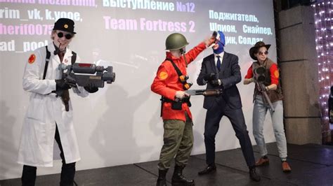 Team Fortress 2 Cosplay Performance Soldier, Medic, Spy, Sniper, Pyro ...