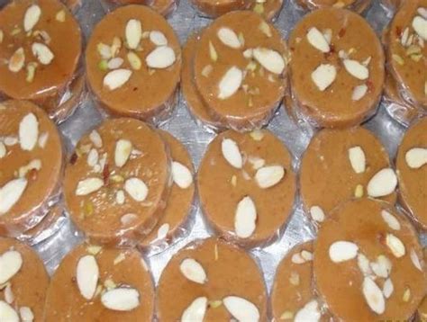 Sohan halwa in Ajmer, सोहन हलवा, अजमेर, Rajasthan | Sohan halwa, Soan ...