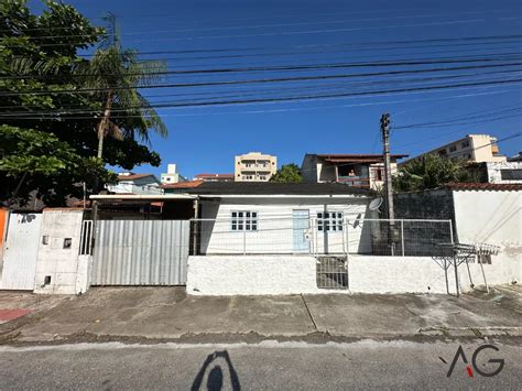 Casa na Rua Eugênio Portela 991 Barreiros em São José por R 1 800