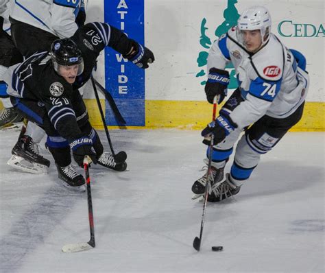 Photo gallery: Wenatchee Wild hockey vs. Penticton | Sports ...