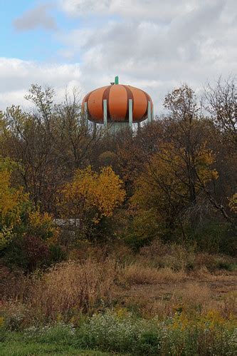 A Towering Pumpkin Circleville S Pumpkin Water Tower As Se Flickr