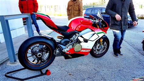 Ducati Panigale V4 Speciale Akrapovic Brothers Moto Full Gas Youtube