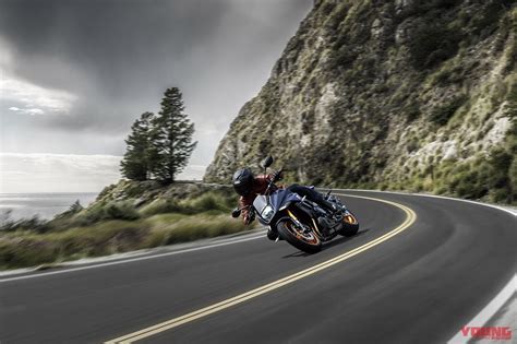 写真 Empty Mountain Highway In California Route 1 Ca Usa │ マットカラーが