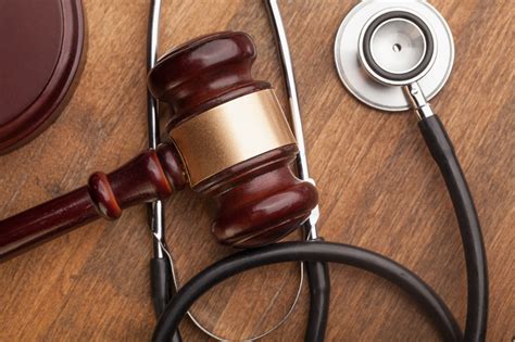 A Detailed Comparison Between Negligence And Malpractice