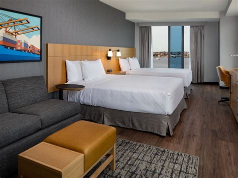 Boston Waterfront Hotel Rooms | Hyatt Place Boston Seaport