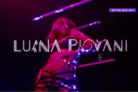 Luana Piovani Aparece Dan Ando De Lingerie Na S Rie Portuguesa O Clube