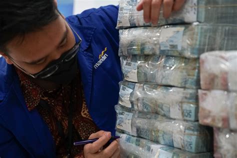 Penuhi Kebutuhan Uang Tunai Selama Libur Nataru Bank Mandiri Siapkan