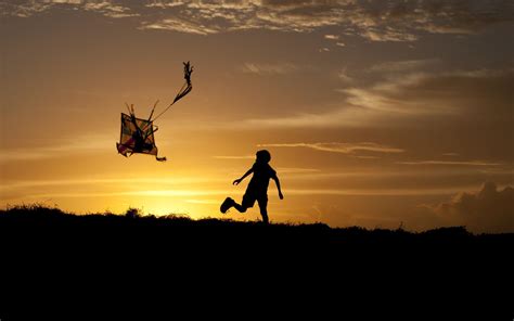 Volar una cometa puede ayudar a tu hijo a sentirse libre Eres Mamá