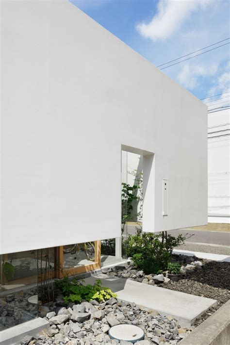 Green Edge House by mA-style Architects