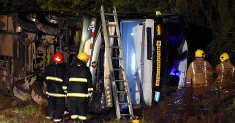 Cinco Muertos Y 32 Heridos Al Volcar Un ómnibus En Santiago Del Estero