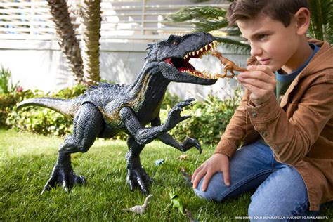 Jurassic World Fallen Kingdom Dinosaur Toy Super Colossal Indoraptor Figure Toys R Us Canada