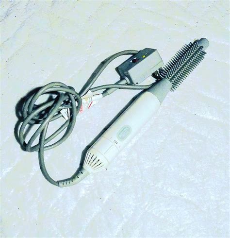 Vidal Sassoon Styler Hot Air Model VS 43 On Mercari Vidal Vidal Sassoon Beauty Tool
