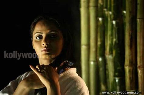 Hot Sexy Neetu Chandra Photos 26 208445 Kollywood Zone