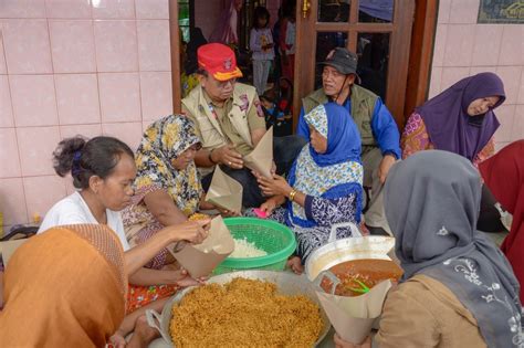 Banjir Terjang Sejumlah Daerah Kemensos Kirimkan Bantuan Logistik