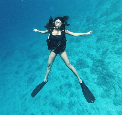 Esha Gupta learns to swim underwater in the Maldives