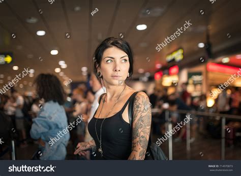 8 807 imágenes de Sexy beautiful brunette tattoos Imágenes fotos y vectores de stock