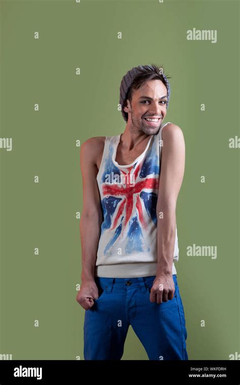Mâle gay efféminé Banque de photographies et dimages à haute résolution Alamy
