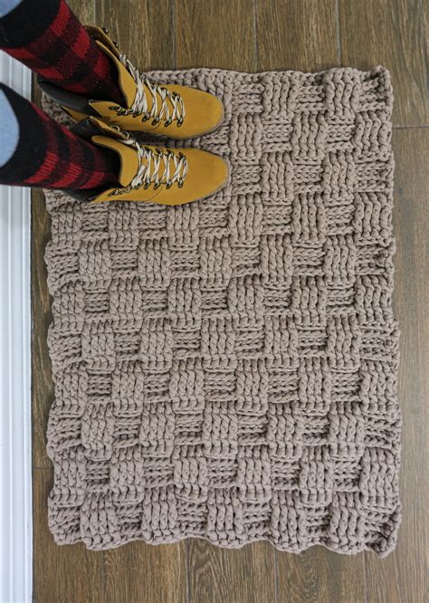 Free Diy Easy Chunky Crochet Rug Pattern With Super Bulky Yarn Life Yarn