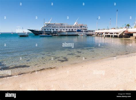 Los Buques Que Llegan Al Puerto En El Malec N De La Paz Baja