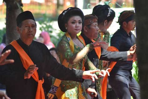 Ritual Air Suku Tengger Jelang Kemarau Dan Ramadan