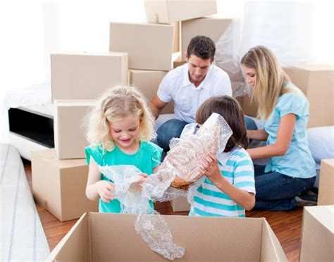 How To Choose Between Self-Move And Qualified Moving Services