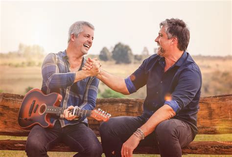 Retorno primeiro show da dupla Victor e Léo será no Multiplace Mais