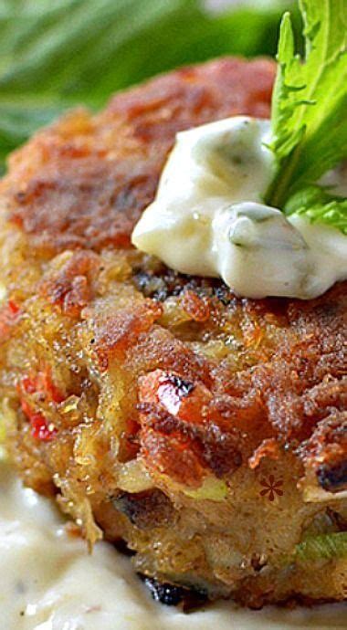 Maryland Style Blue Crab Cakes | Blue crab cakes, Crab cakes, Crab recipes