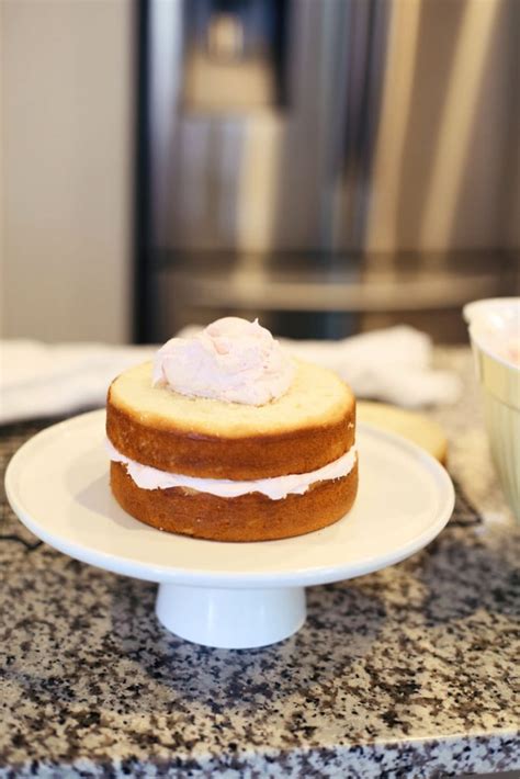 Easy Naked Cake Tutorial For Beginners Twist Me Pretty