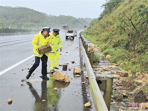 暴雨来袭 广西全力做好抗洪抢险工作 中国警察网