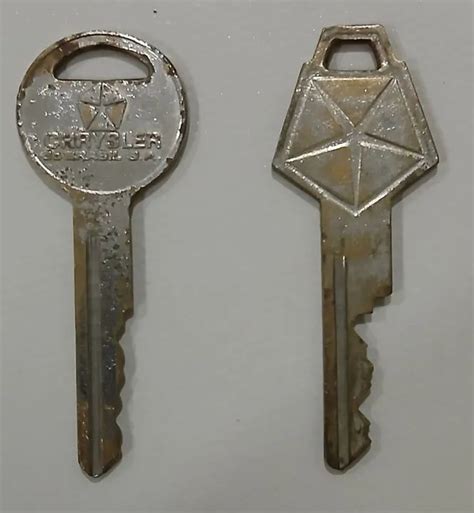 Chaves Antigas E Raras - Chaves antigas Chrysler - Antigas e Raras - Antiguidades - Jardim ...