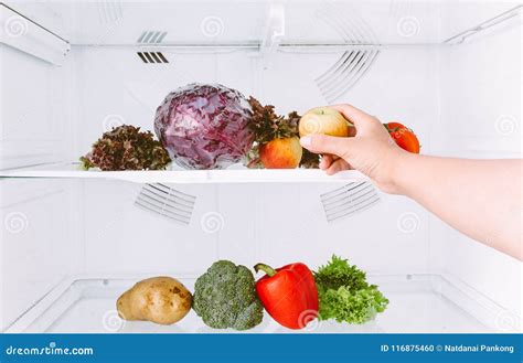 Refrigerador De Frutas E Legumes Saud Veis Foto De Stock Imagem De