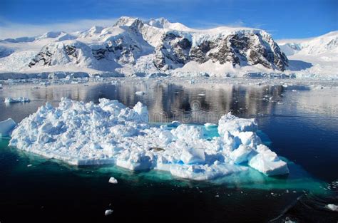 Ice Floe in Antarctic Landscape Stock Image - Image of polar, iceberg ...