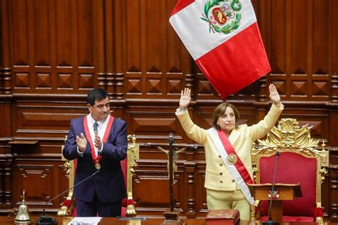 Dina Boluarte toma posesión de la presidencia de Perú Énfasis