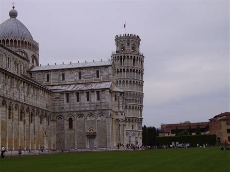 Leaning Tower of Pisa | Places worth visiting, Leaning tower of pisa, Leaning tower