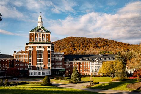 Editors Pick Omni Homestead Resorts Fall Getaway Attractions