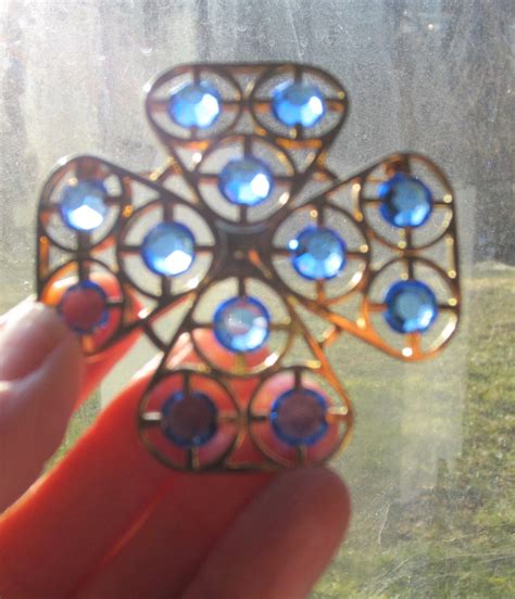 Blue Crystal “stain Glass” Maltese Cross Pin In Gold Tone Metal ~unique Vintage Costume Jewelry