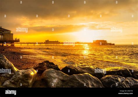 Sun Rising Hi Res Stock Photography And Images Alamy