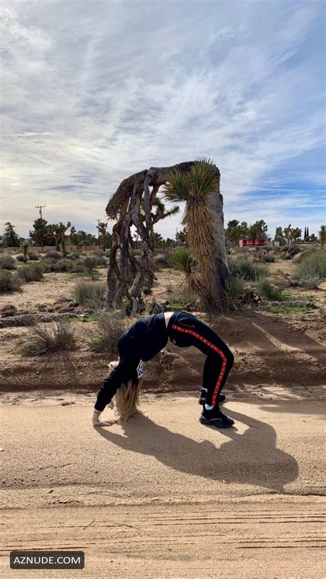 JoJo Levesque Sexy Non Nude Photo Collection AZNude