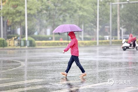 出门带伞！北京雷雨来袭 或将影响晚高峰 图片频道