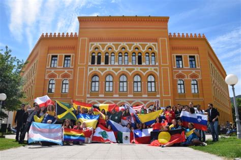 UWC Mostar Pridružite se proslavi Put oko svijeta za 80 minuta