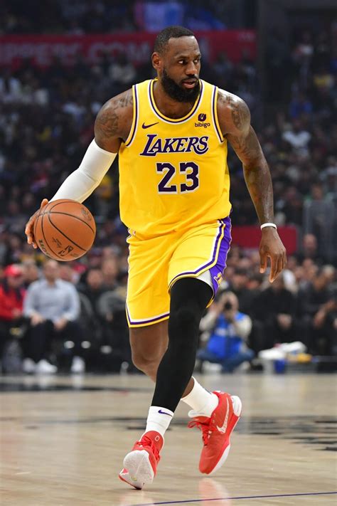 Lakers Re Sign Lebron James To Two Year Deal Hoops Rumors