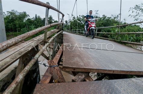 Jembatan Rusak Di Lebak Antara Foto