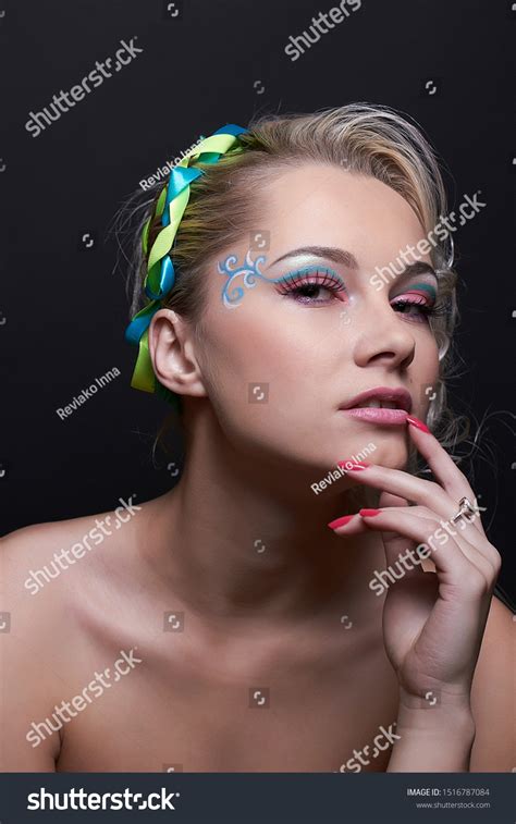 Portrait Naked Blonde Model Girl Creative Stockfoto Shutterstock