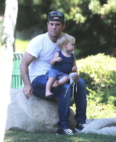 Exclusive… Mike Comrie Takes Luca To The Park | Celeb Baby Laundry