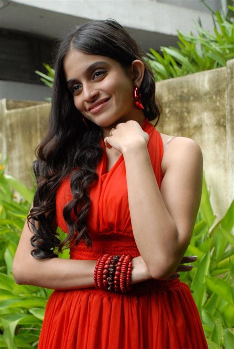 Sheena Shahabadi Hot In Red