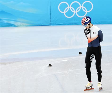 ＜北京五輪＞韓国選手が転倒すると「よしやった！」あからさまな解説を入れる中国ショートトラック元代表 Joongang Ilbo 中央日報